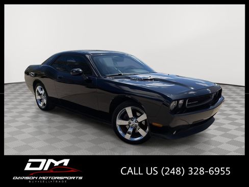 Used 2010 Dodge Challenger R/T RWD image 1