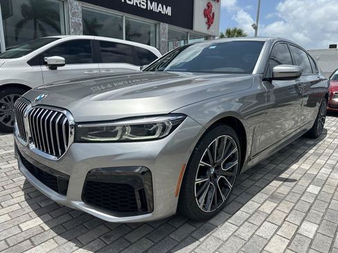 Used 2021 BMW 740i w/ M Sport Package RWD image 3