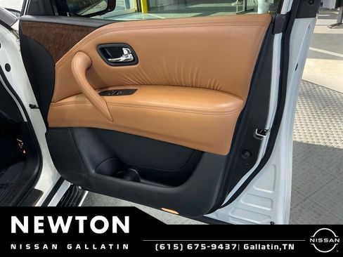 Used 2016 INFINITI QX80 2WD w/ Signature Edition Package image 45