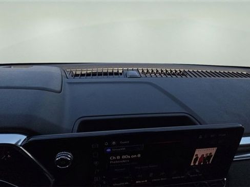 New 2026 GMC Canyon Elevation w/ Convenience Package image 9