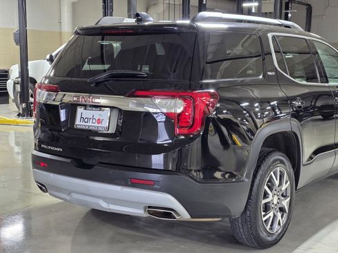 Used 2023 GMC Acadia SLT image 11