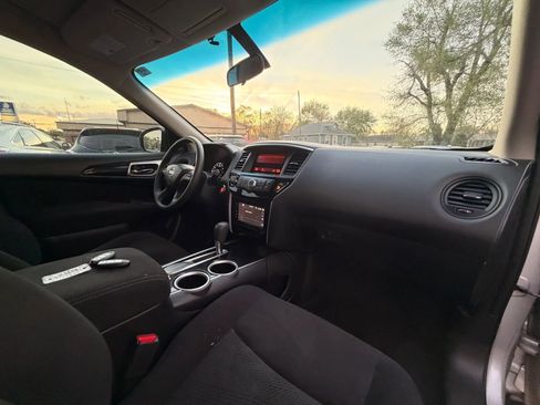 Used 2014 Nissan Pathfinder S FWD image 20