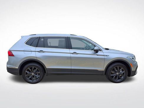 Used 2024 Volkswagen Tiguan SE FWD image 5