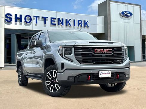 Used 2024 GMC Sierra 1500 AT4 w/ Technology Package image 1