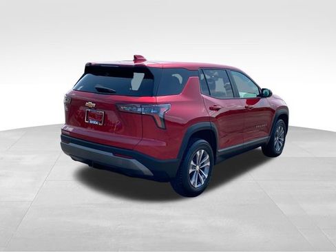 Used 2026 Chevrolet Equinox LT FWD image 3