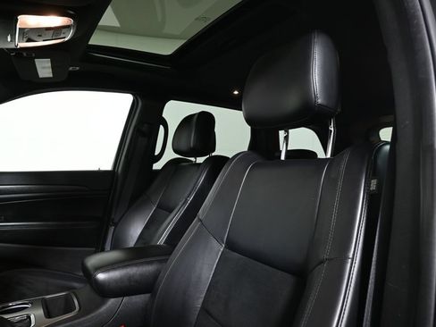 Used 2018 Jeep Grand Cherokee Altitude image 14