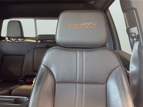 Used 2024 Chevrolet Silverado 2500 High Country w/ High Country Premium Package AWD/4WD image 24