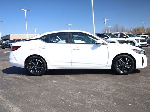 Used 2025 Nissan Sentra SV image 4