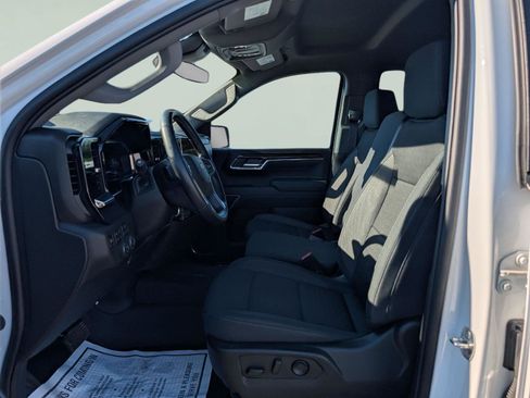 Used 2024 Chevrolet Silverado 1500 LT AWD/4WD image 9