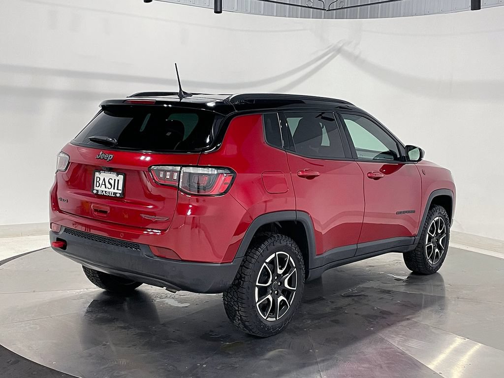 Used 2026 Jeep Compass Trailhawk AWD/4WD image 11