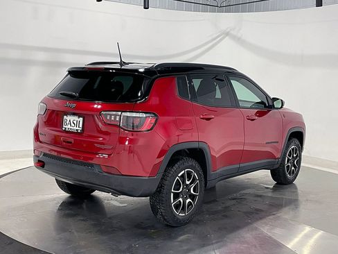 Used 2026 Jeep Compass Trailhawk AWD/4WD image 11