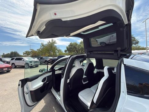 Used 2023 Tesla Model X AWD/4WD image 29