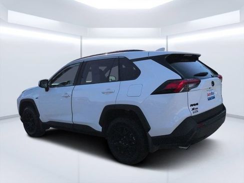Used 2025 Toyota RAV4 XLE w/ Convenience Package FWD image 5