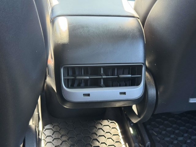Used 2018 Tesla Model 3 Long Range RWD image 13