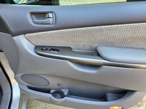 Used 2010 Toyota Sienna LE FWD image 21