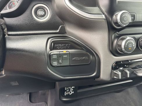 Used 2024 RAM 2500 Big Horn AWD/4WD image 26