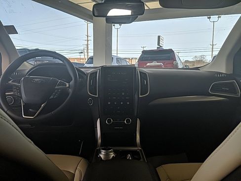 Used 2023 Ford Edge SEL w/ Convenience Package image 14