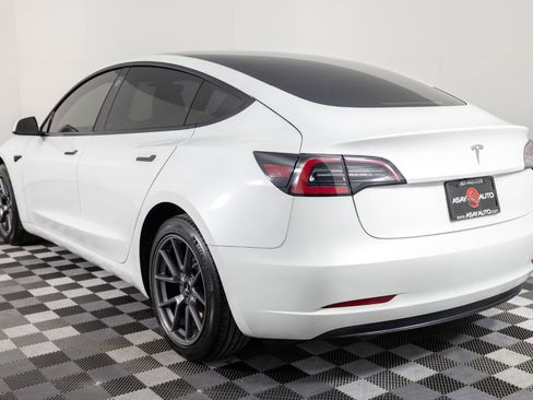 Used 2023 Tesla Model 3 Standard Range RWD image 5