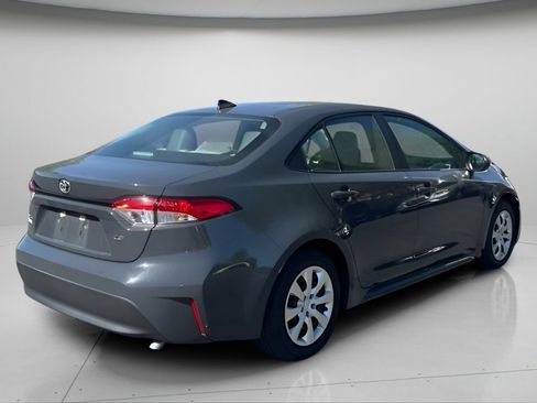 Used 2025 Toyota Corolla LE FWD image 4