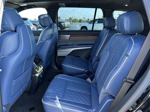 New 2026 Cadillac Vistiq Premium Luxury image 25