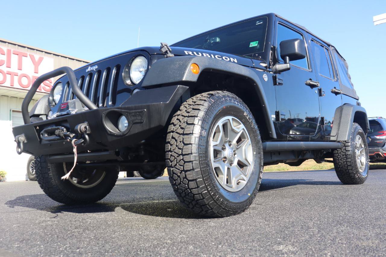 Used 2014 Jeep Wrangler Unlimited Rubicon w/ Connectivity Group AWD/4WD image 17