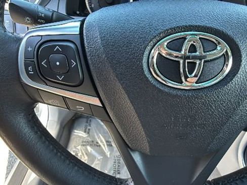 Used 2016 Toyota Camry XLE w/ Moonroof Package FWD image 19