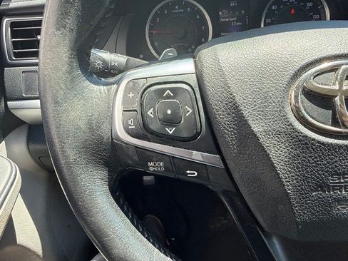 Used 2016 Toyota Camry SE FWD image 12