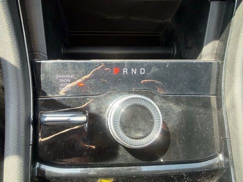Used 2023 Jeep Grand Cherokee Limited AWD/4WD image 25