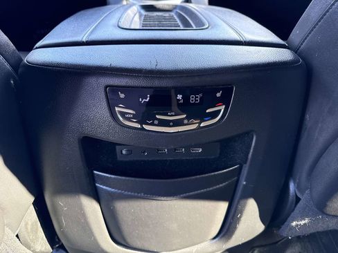 Used 2019 Cadillac Escalade ESV Premium Luxury image 17