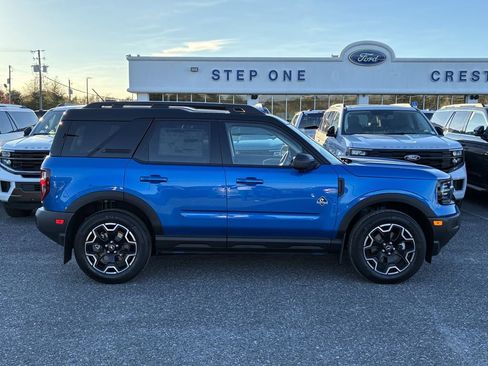 New 2025 Ford Bronco Sport Outer Banks w/ Outer Banks Tech Package+ AWD/4WD image 4