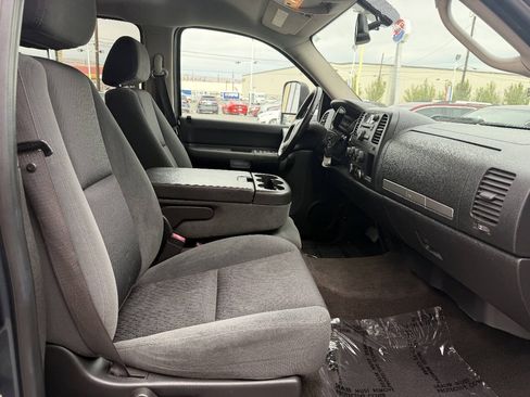 Used 2009 GMC Sierra 2500 W/T AWD/4WD image 7