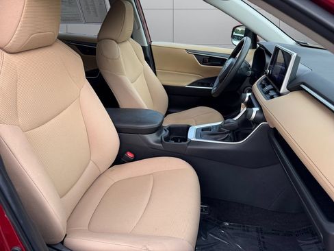 Certified 2023 Toyota RAV4 LE AWD/4WD image 17