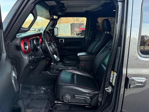 Used 2018 Jeep Wrangler Unlimited Rubicon AWD/4WD image 31
