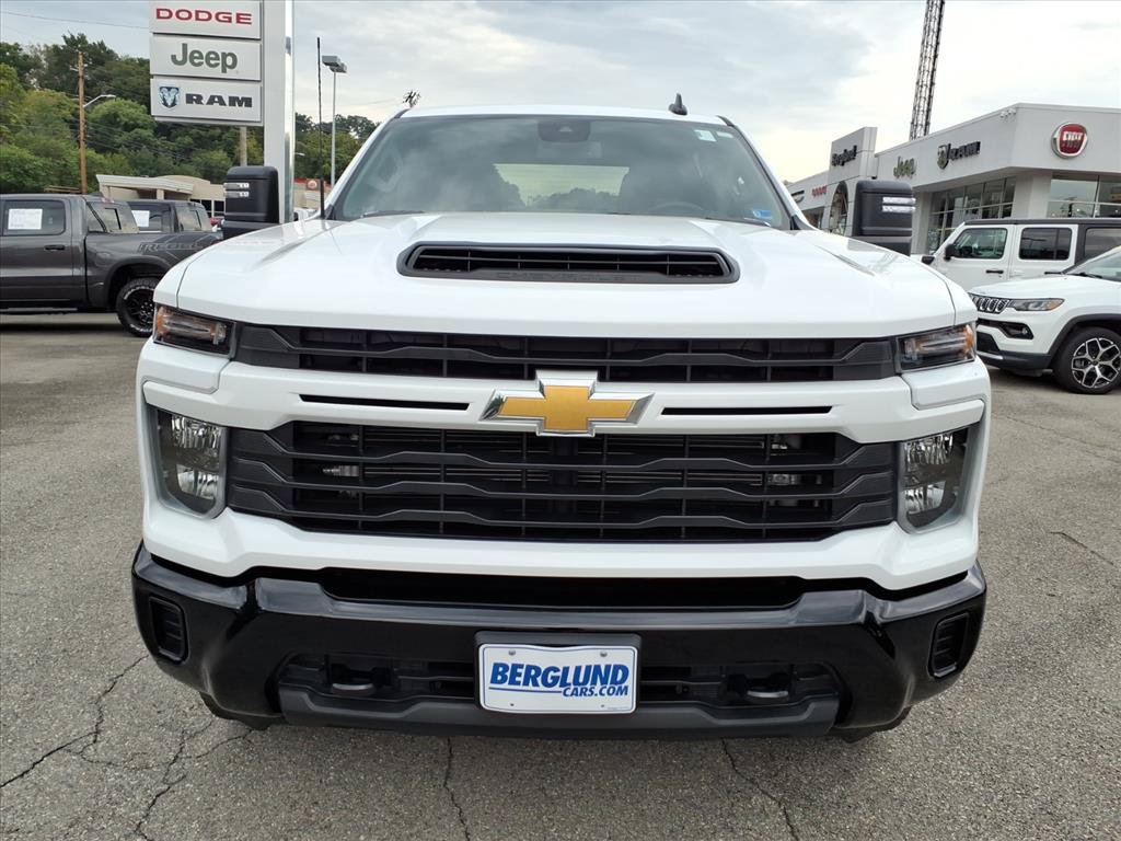 Used 2024 Chevrolet Silverado 2500 Custom w/ Custom Value Package AWD/4WD image 9
