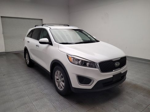 Used 2018 Kia Sorento FWD image 13
