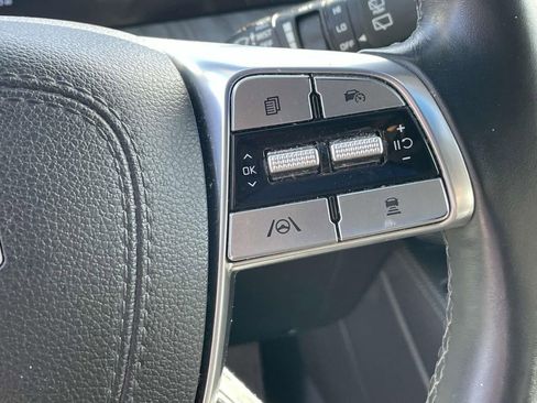 Used 2024 Kia Telluride EX w/ EX Captain's Chair Package image 23