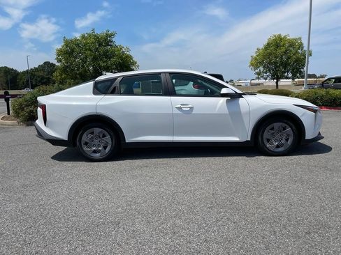 Certified 2025 Kia K4 FWD image 8