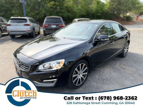 Used 2017 Volvo S60 T5 Inscription image 11