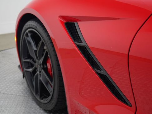 Used 2018 Chevrolet Corvette Stingray Coupe image 9