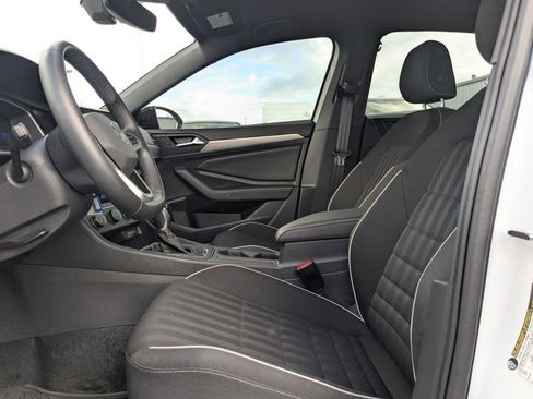 Used 2024 Volkswagen Jetta Sport image 14