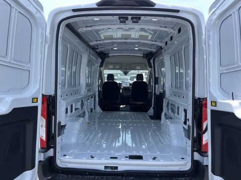 New 2026 Ford Transit 250 148 Medium Roof RWD image 23