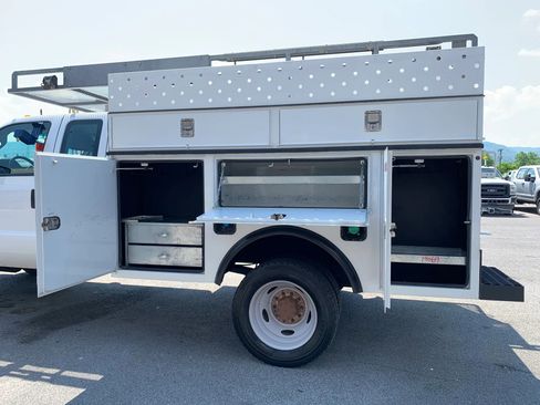 Used 2011 Ford F550 4x4 SuperCab Super Duty w/ PWR Equipment Group image 29
