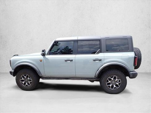 Used 2023 Ford Bronco Badlands AWD/4WD image 2