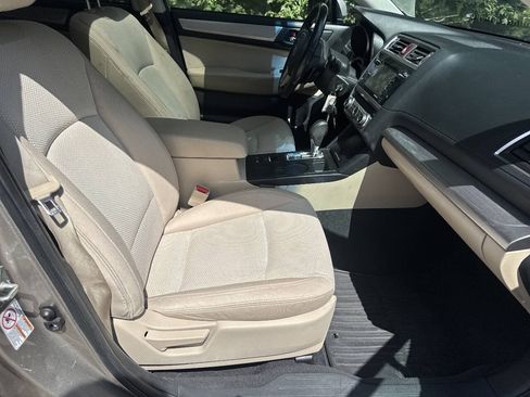 Used 2016 Subaru Outback 2.5i Premium AWD/4WD image 8