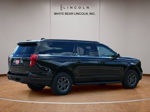 Used 2025 Ford Expedition Max Active AWD/4WD image 5