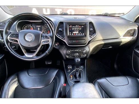 Used 2020 Jeep Cherokee Latitude Plus w/ Cold Weather Group image 17