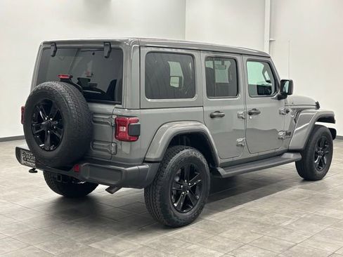 Used 2023 Jeep Wrangler Unlimited Sahara AWD/4WD image 2
