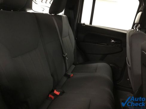 Used 2012 Jeep Liberty Sport image 26