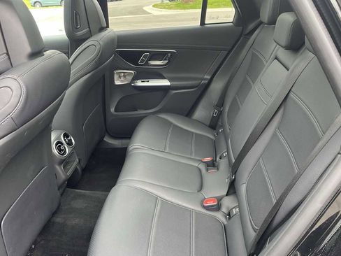 Used 2023 Mercedes-Benz GLC 300 4MATIC image 9