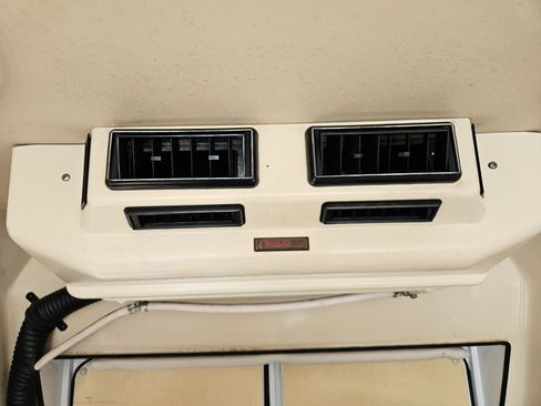 Used 1997 Dodge B3500 image 37